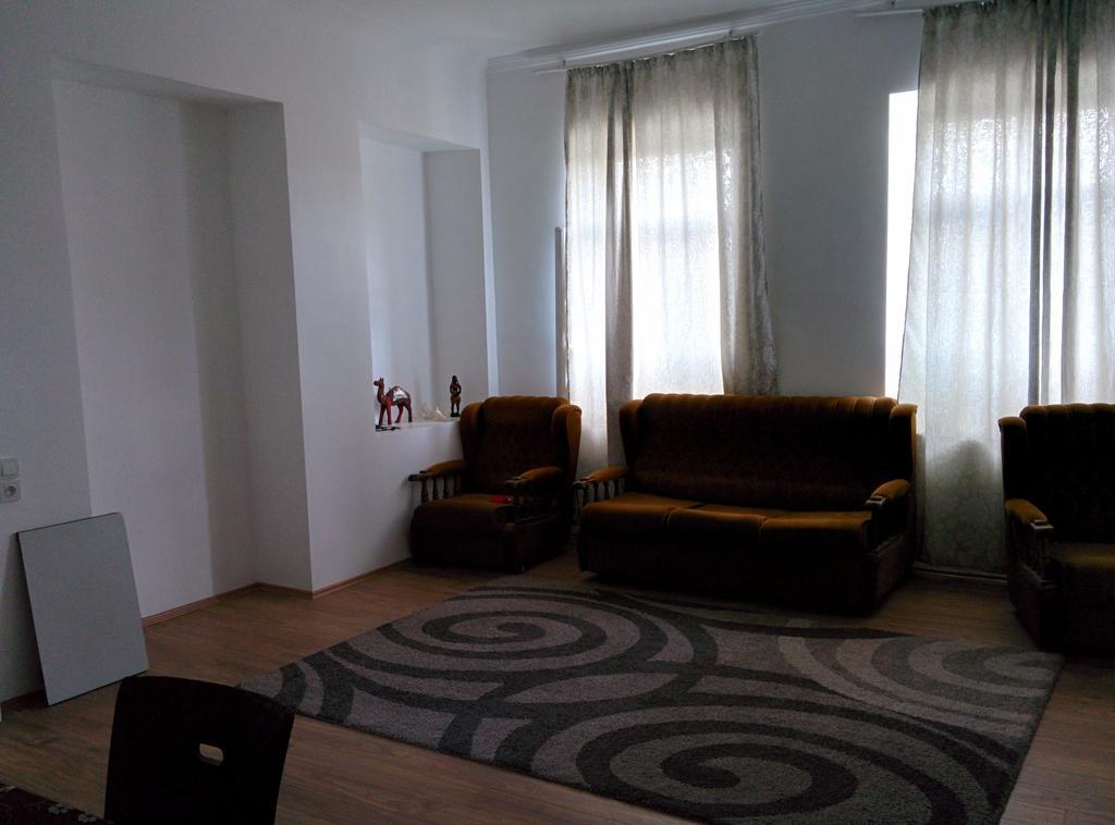Guesthouse Natali Telavi Buitenkant foto